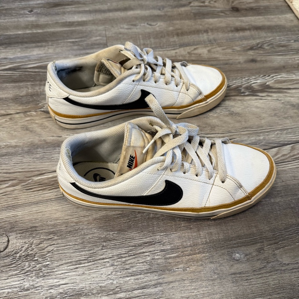 Nike Court Legacy Sneakers